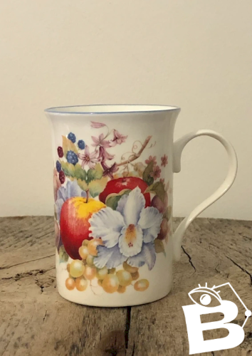 Tasse en porcelaine Crown Trent motif floral
