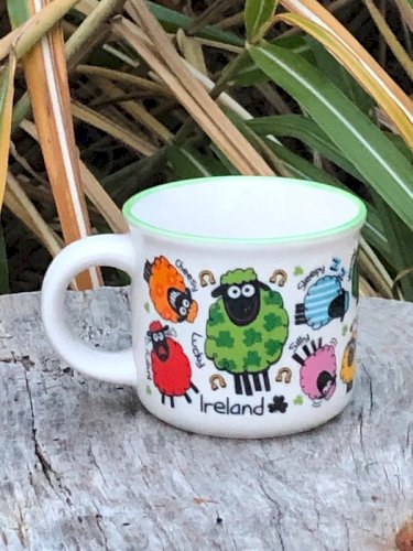 Tasse en porcelaine Ireland motifs moutons colorés