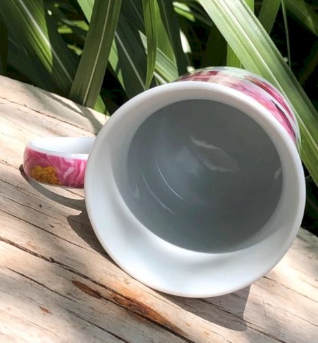 Tasse en porcelaine motifs fleurs roses
