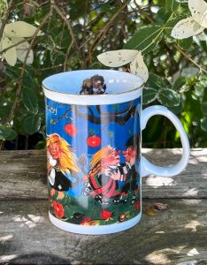 Porcelain mug with Troll patterns