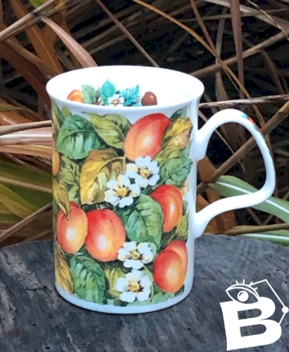 Tasse en porcelaine Roy Kirkham motifs fruits