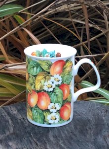 Tasse en porcelaine Roy Kirkham