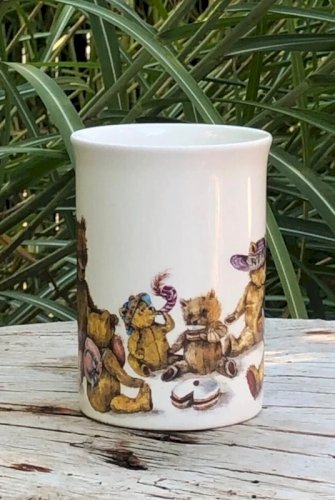 Tasse en porcelaine Roy Kirkham
