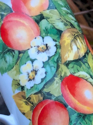 Tasse en porcelaine Roy Kirkham