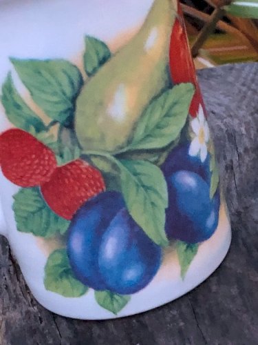 Tasse en porcelaine Roy Kirkham