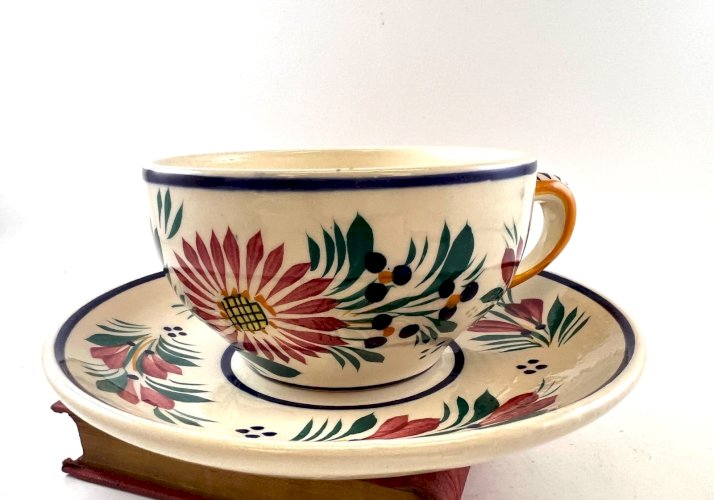 Tasse et soucoupe en faïence HB Quimper décor "Bohème" — fait main