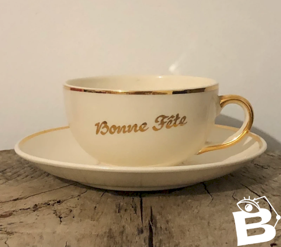 Tasse et soucoupe Villeroy & Boch crème et dorée Bonne Fête