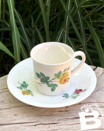 Tasse et soucoupe vintage GIEN motifs fleurs