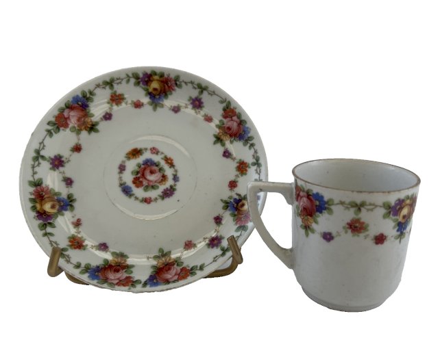 Tasse et Sous-Tasse Porcelaine de Paris – Décor Fleurs & Rubans – XIXe