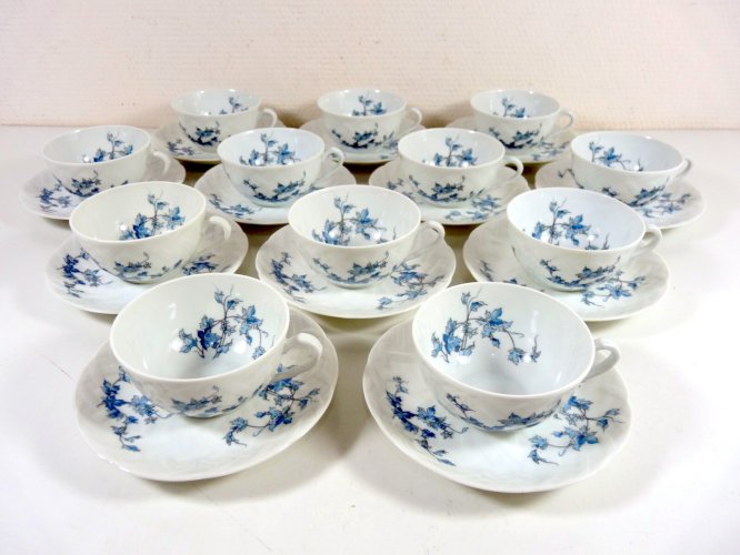 Tasse et sous-tasse porcelaine Limoges Bernardaud modèle Saint Saëns signées