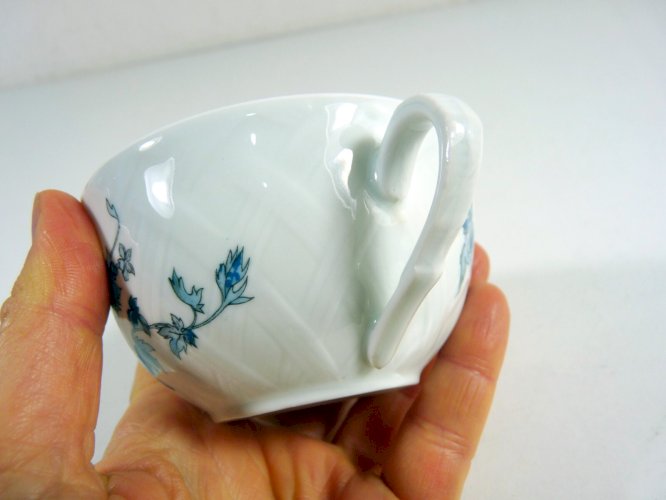 Tasse et sous-tasse porcelaine Limoges Bernardaud modèle Saint Saëns signées