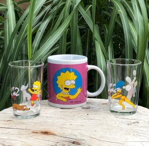 Simpsons mug and glasses in excellent condition.