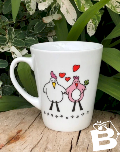 Tasse motifs poules et cœurs