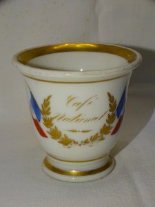 -TASSE PATRIOTIQUE PORCELAINE EPAISSE CAFE NATIONAL DRAPEAUX BLEU BLANC ROUGE  D