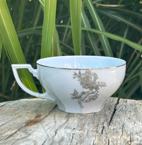 Tasse rétro vintage en porcelaine fine Tchécoslovakia