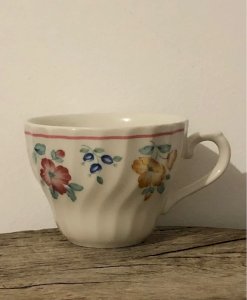 Tasse rétro vintage England motifs fleurs
