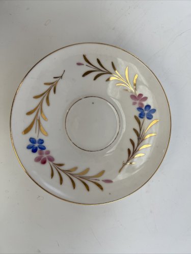 Tasse & sous-tasse Porcelaine de Paris – Décor fleuri & portrait féminin XIXe