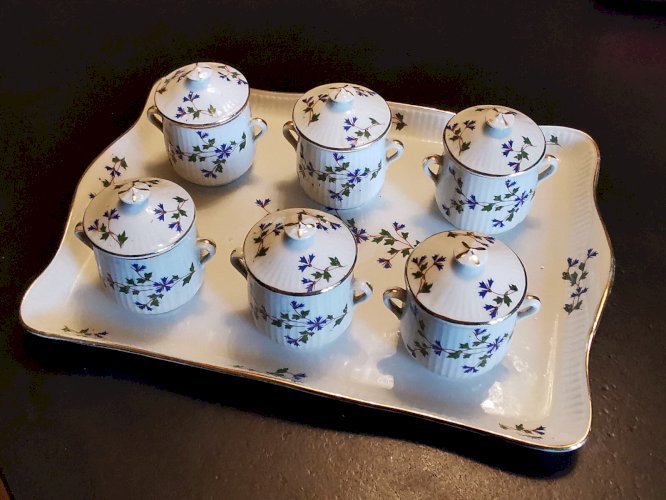 Tasse & Sous tasse Porcelaine Paris Décor Fleurs Fait Main, Signature en Creux