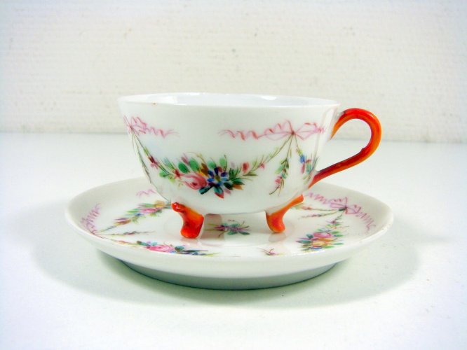 Tasse & Sous tasse Porcelaine Paris Décor Fleurs Fait Main, Signature en Creux