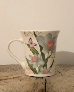 Trend Up floral pattern mug