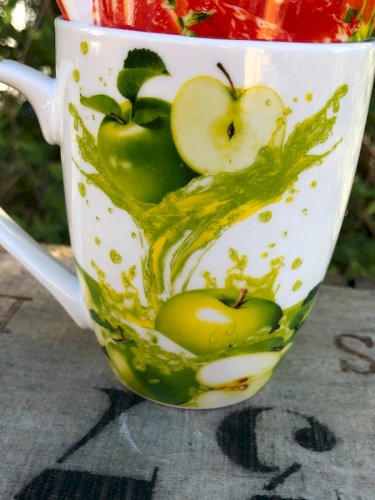Tasses à café en porcelaine Barbier décor fraises et pommes