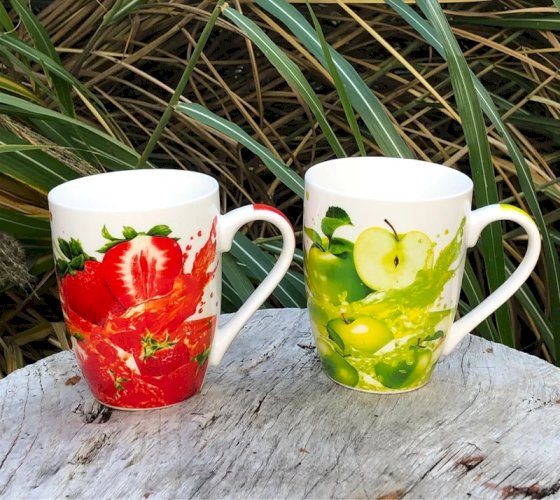 Tasses à café en porcelaine Barbier décor fraises et pommes