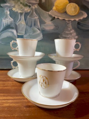 Tasses à café en porcelaine fine anciennes