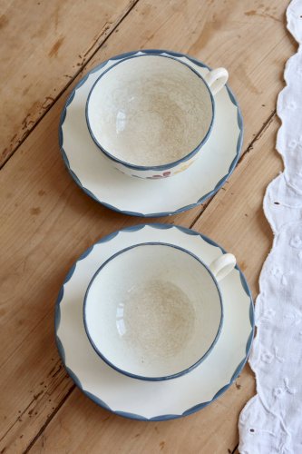 Tasses à déjeuner anciennes en faïence Salins - Modèle Jacqueline