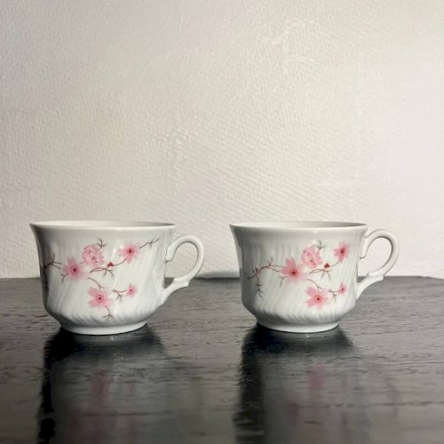 Tasses à thé décor floral