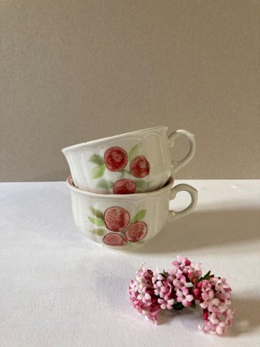 Tasses à thé, faïencerie de Salins-les-Bains