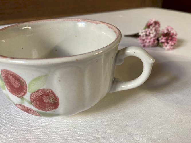 Tasses à thé, faïencerie de Salins-les-Bains