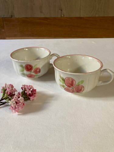 Tasses à thé, faïencerie de Salins-les-Bains