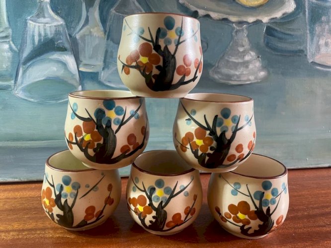 Tasses à thé vintage décor peint à la main