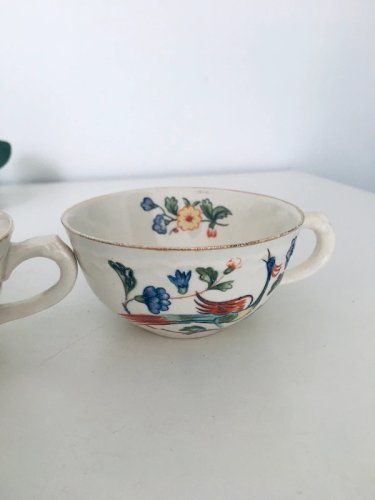 Tasses anciennes Boch La Louvière