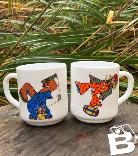 Tasses Arcopal vintage motifs clowns