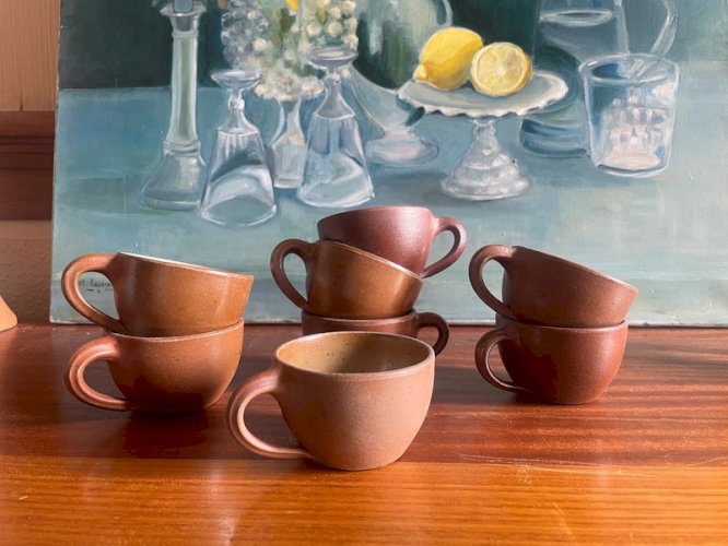 Tasses en grès vintage