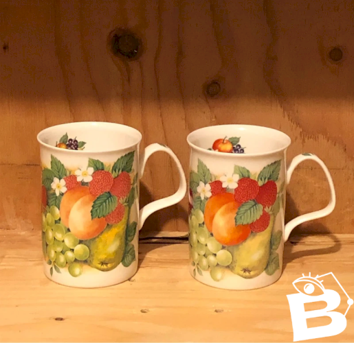 Tasses en porcelaine Roy Kirkham