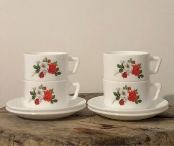 Vintage retro Arcopal cups and saucers