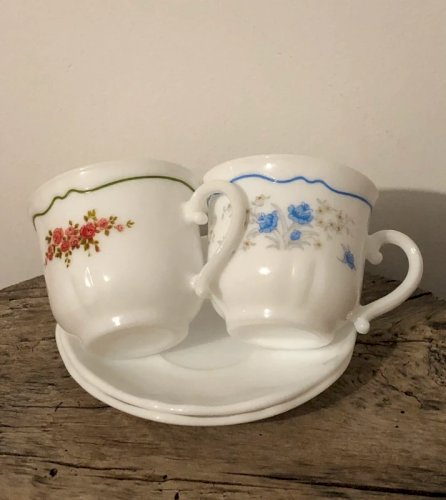Tasses et soucoupes Arcopal rétro vintage