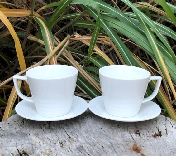 Tasses et soucoupes blanches Cosy & Trendy