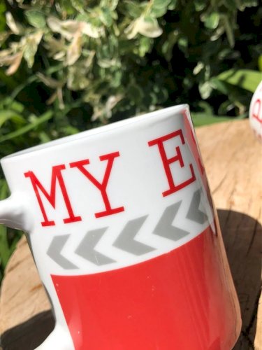 Tasses My expresso Maisons du Monde rouges et blanches