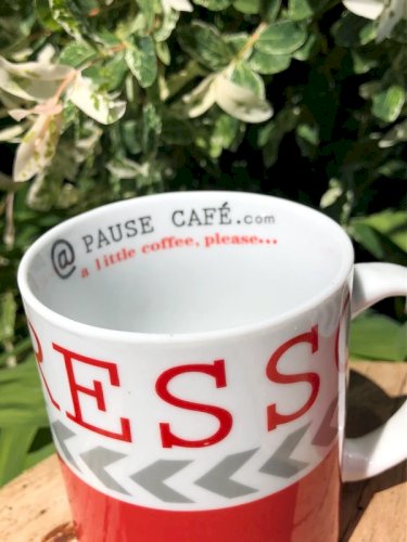 Tasses My expresso Maisons du Monde rouges et blanches