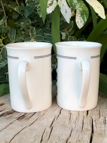 Tasses noires et blanches motifs chats Home Collection