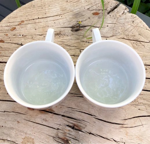 Tasses Toi et Moi et crémier Nous Deux en porcelaine blanche