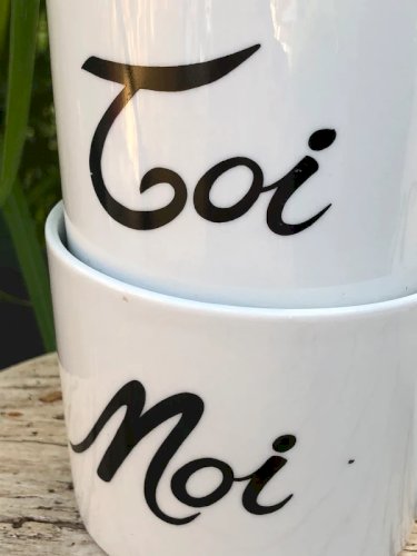 Tasses Toi et Moi et crémier Nous Deux en porcelaine blanche