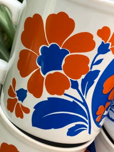 Tasses vintage Kilncraft bleues et oranges