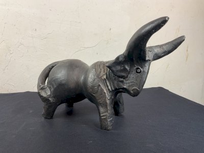 Taureau de Pouchain Dominique, sculpture en céramique