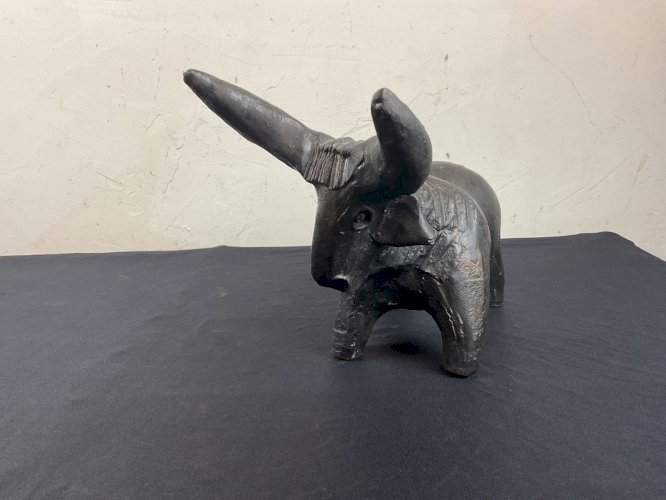 Taureau de Pouchain Dominique, sculpture en céramique