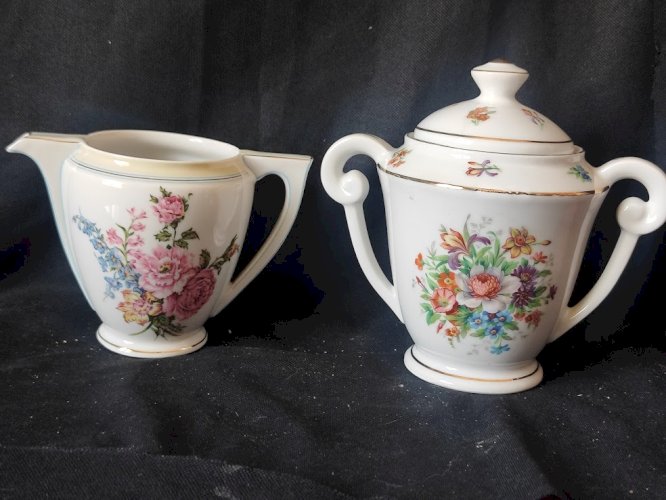 TBE Lot / 1940/50 1 crémier /1 sucrier porcelaine décor de roses