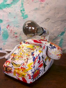 Customizable lamp push-button telephone